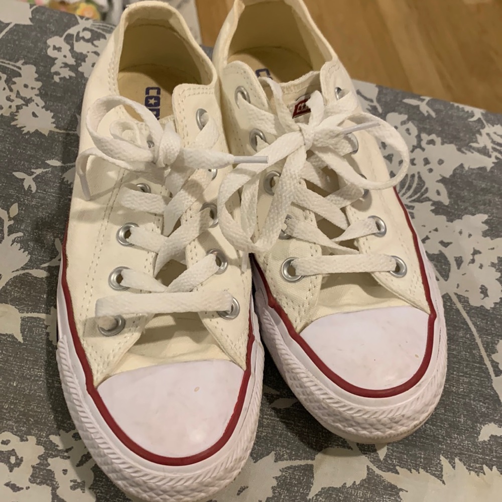 White Converse sz5.5 Womens